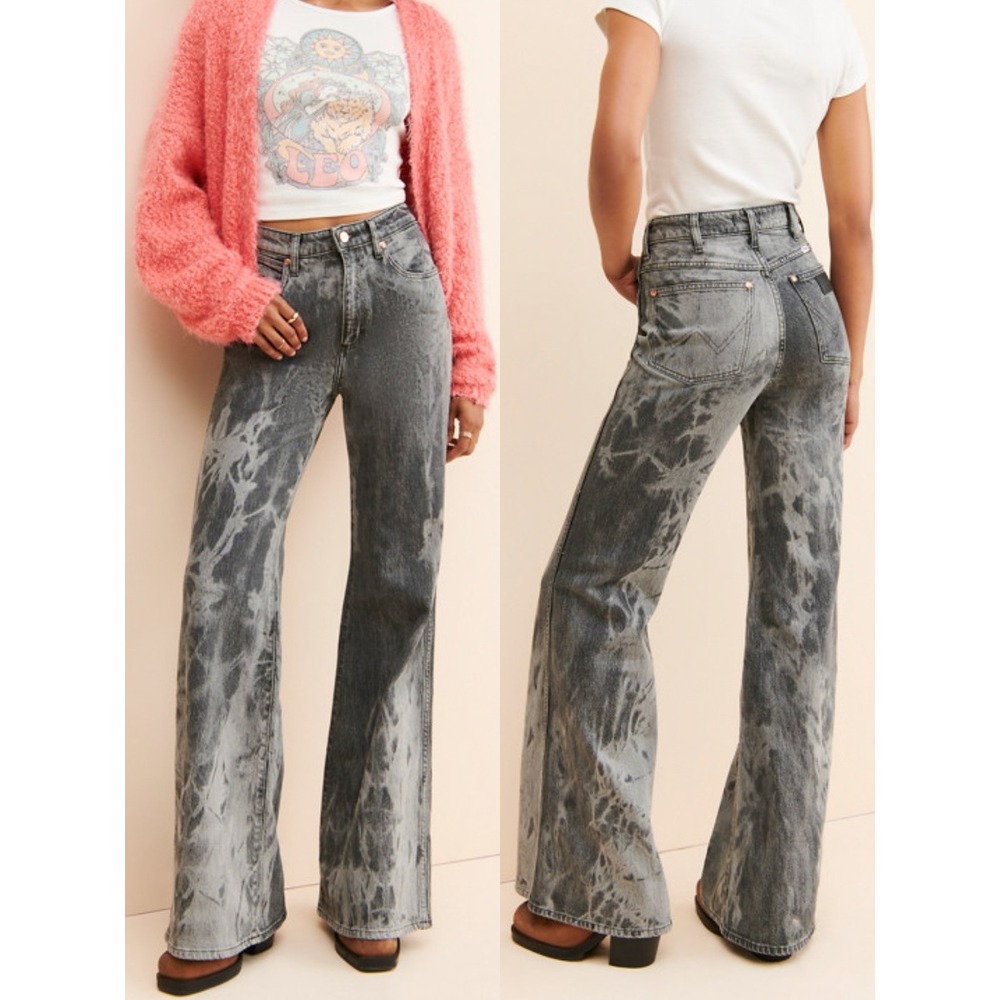 Wrangler Wanderer Jeans W26 L34 Gray Acid Wash High Rise Flare Raw Hem